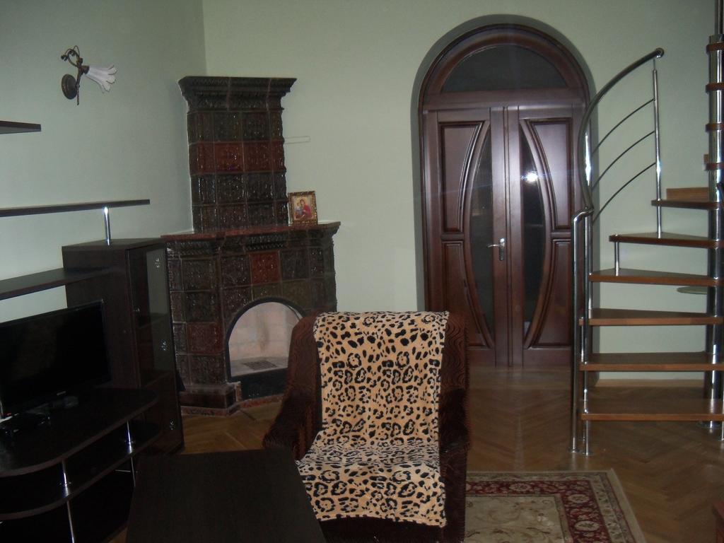 Apartment Roman דירה לבוב