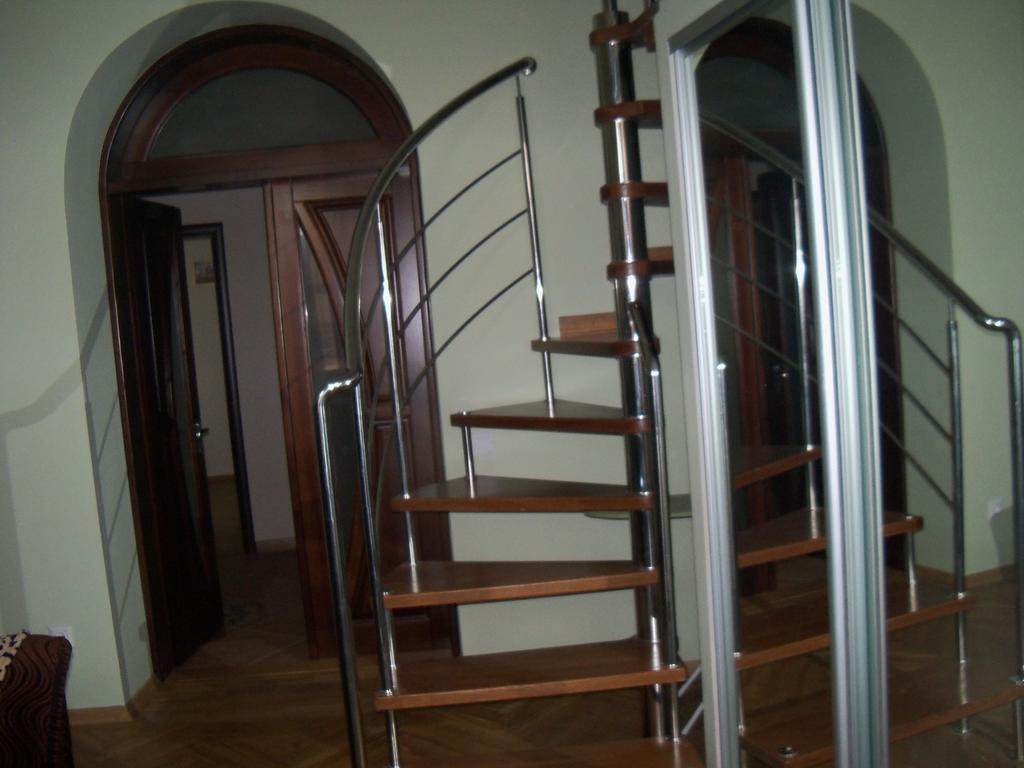 Apartment Roman דירה לבוב